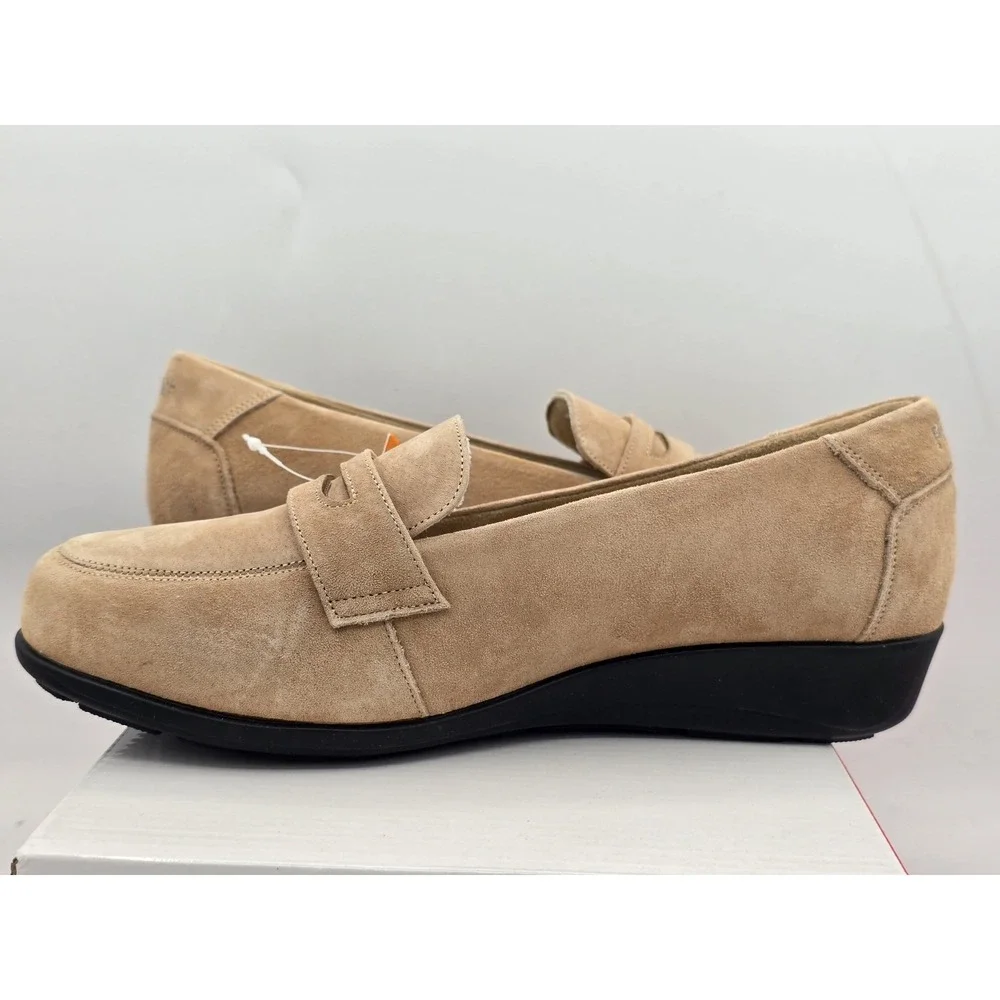 Propet Yetta Slip On Womens Beige Flats Casual WCX103LDOE-08 Sz 8‎ X (2E) EE